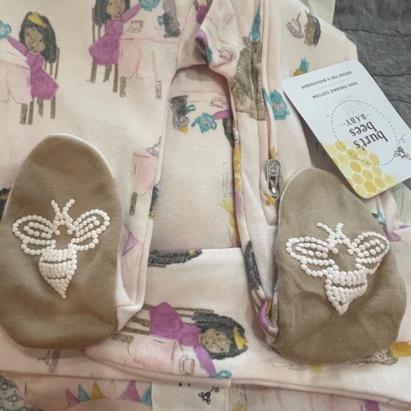 Burt's Bees Organic Sleep & Play Footie Romper TEA PARTY Girls 0-3 Month Newborn - Picture 4 of 7